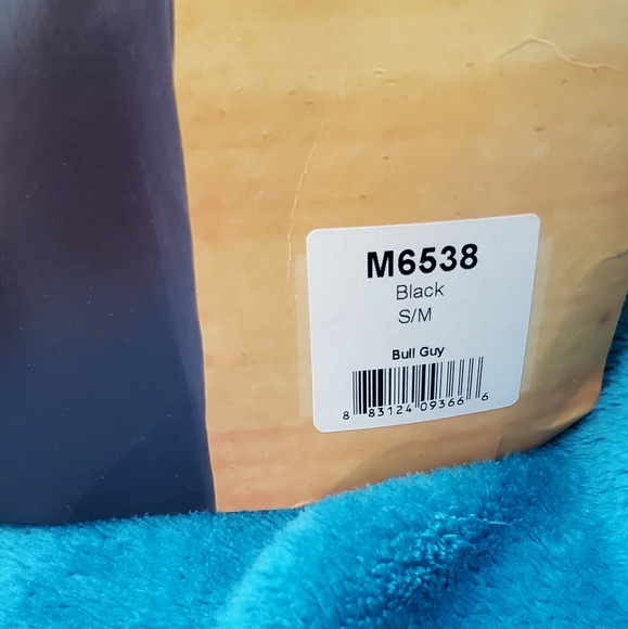 Bull hooded t-shirt - Picture 3 of 5